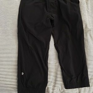 Lululemon Studio II Cropped Pants size 6